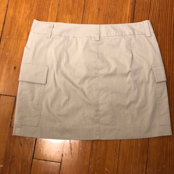 Theory Beige Skirt - Picture 2 of 3